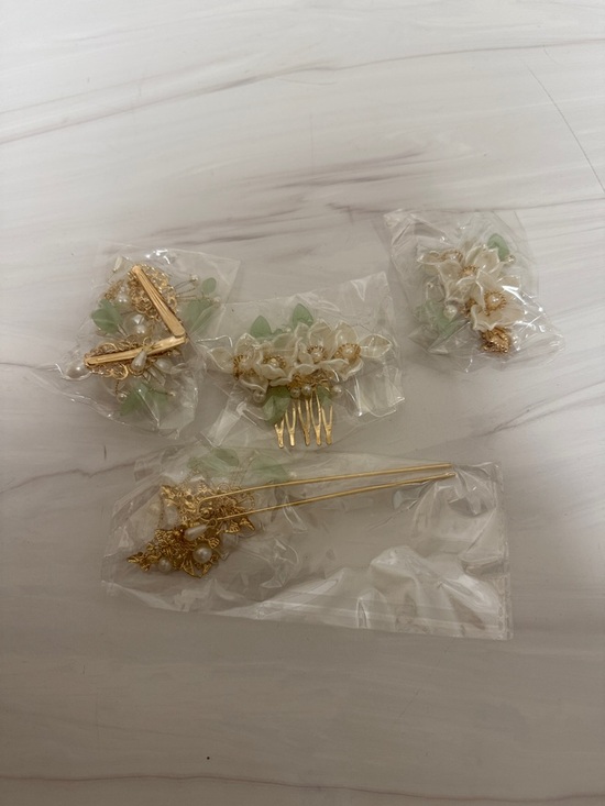 NWT Delicate White Floral Pearl bridal wedding Hair Accessory 5 piece Set main image 5